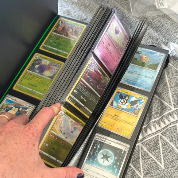 Trading Card Collection Album 200+ cards - Picture 4 of 5